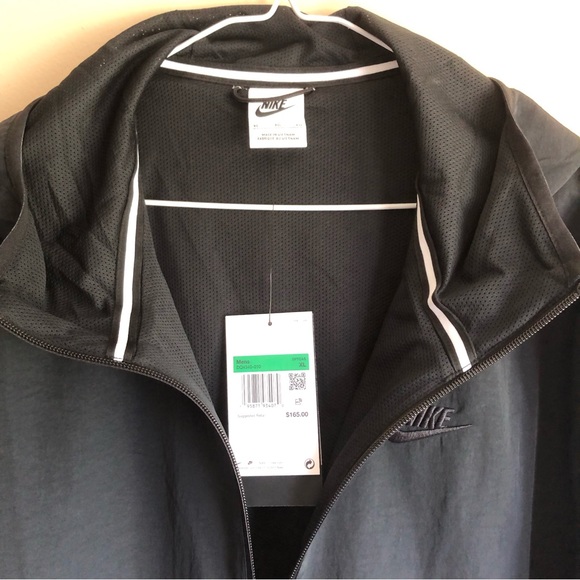 Nike tech woven jacket - Picture 4 of 9